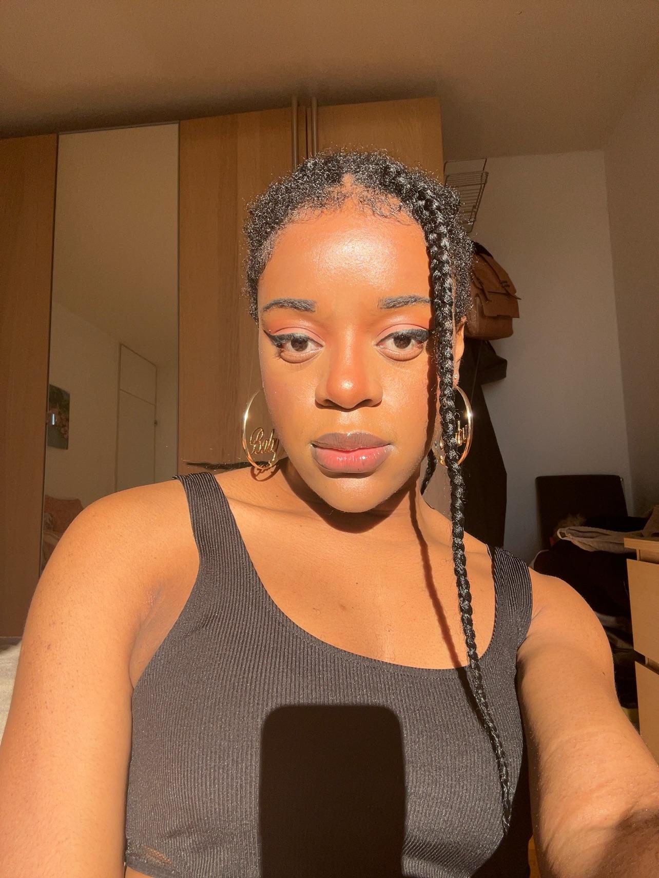 files/i-thought-i-wasnt-pretty-enough-for-selfies-v0-68f0tu44s37c1_70bede9f-4745-4f93-930a-41011f97b344.jpg